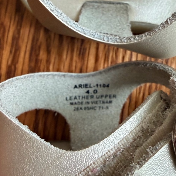 Footmates Ariel Soft Gold Leather Sandals - Picture 5 of 7